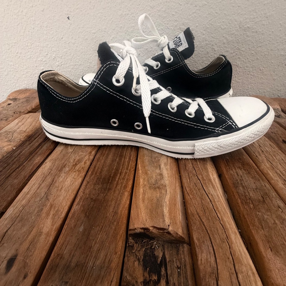 Converse Chuck Taylor All Star Low Top M7.5 W9.5 Black Canvas Sneakers M9166